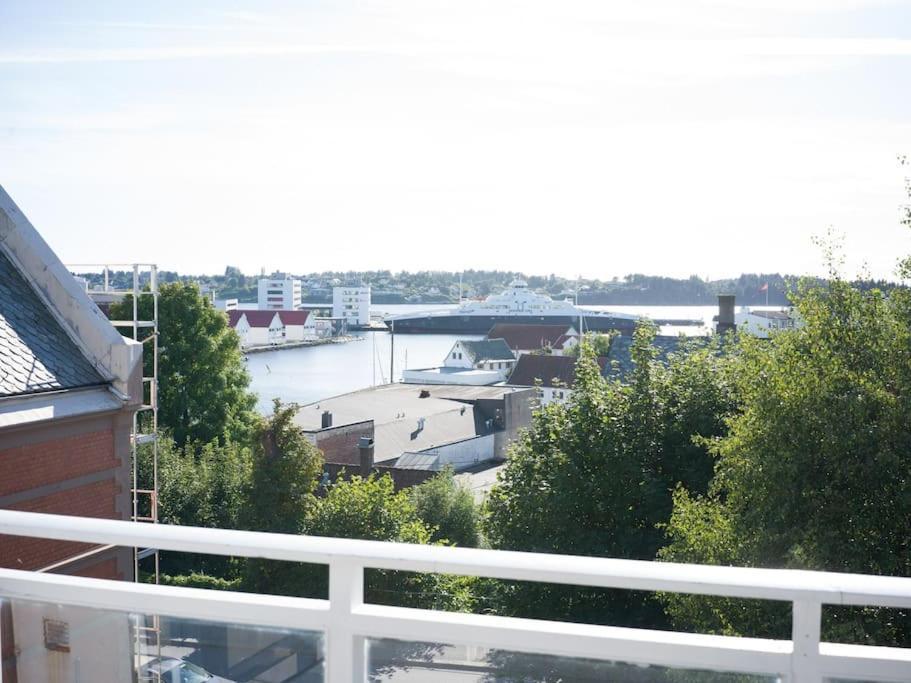 Ny Urban Leilighet Med Super Utsikt Haugesund Bagian luar foto