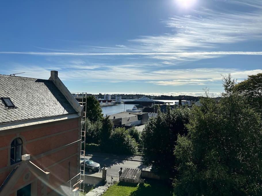 Ny Urban Leilighet Med Super Utsikt Haugesund Bagian luar foto