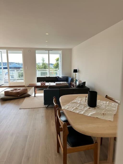 Ny Urban Leilighet Med Super Utsikt Haugesund Bagian luar foto
