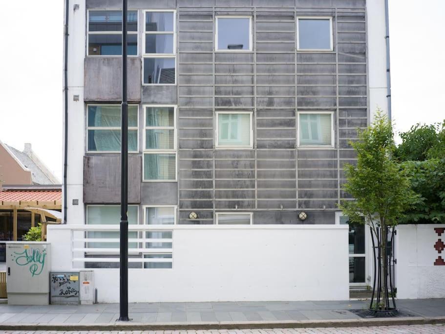 Ny Urban Leilighet Med Super Utsikt Haugesund Bagian luar foto