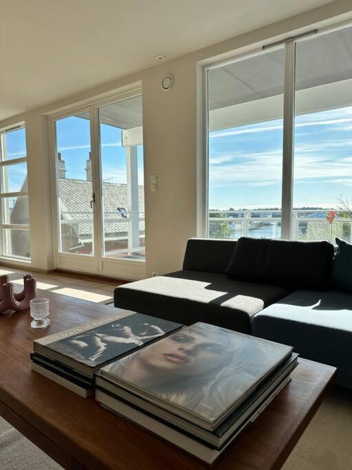 Ny Urban Leilighet Med Super Utsikt Haugesund Bagian luar foto